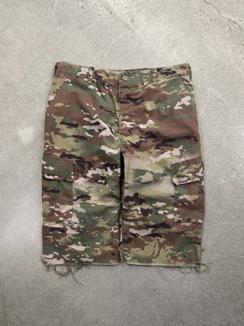 Vintage Scorpion W2 Camo ARMY Capris - 36”